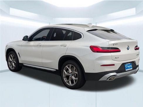 Used 2025 BMW X4 xDrive30i AWD/4WD image 3