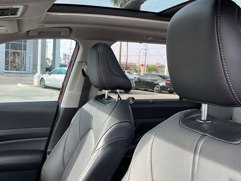 Used 2025 Toyota Grand Highlander AWD Hybrid image 15