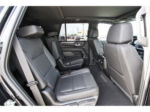 Used 2023 Chevrolet Tahoe LT w/ Luxury Package image 10