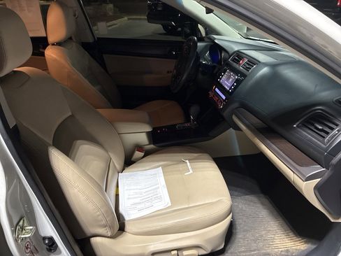 Used 2017 Subaru Legacy 2.5i Limited image 10