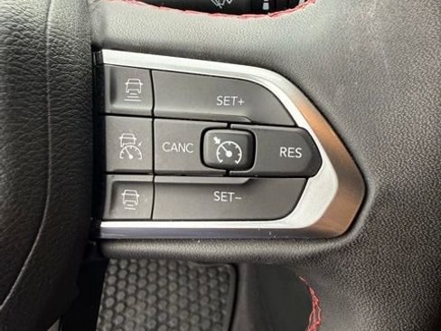 Used 2023 Jeep Compass Trailhawk AWD/4WD image 13