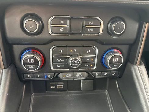 Used 2021 Chevrolet Suburban High Country image 37
