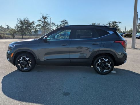 Certified 2025 Kia Seltos EX w/ EX Sunroof Package image 8