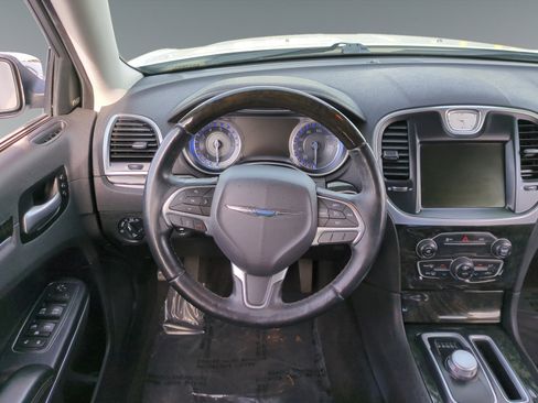 Used 2016 Chrysler 300 C image 12