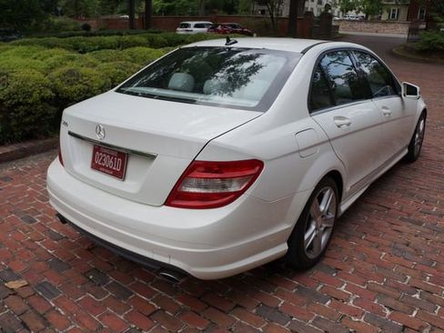 Used 2010 Mercedes-Benz C 300 Sedan image 4
