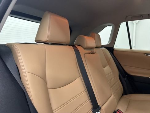 Used 2019 Toyota RAV4 XLE Premium image 27