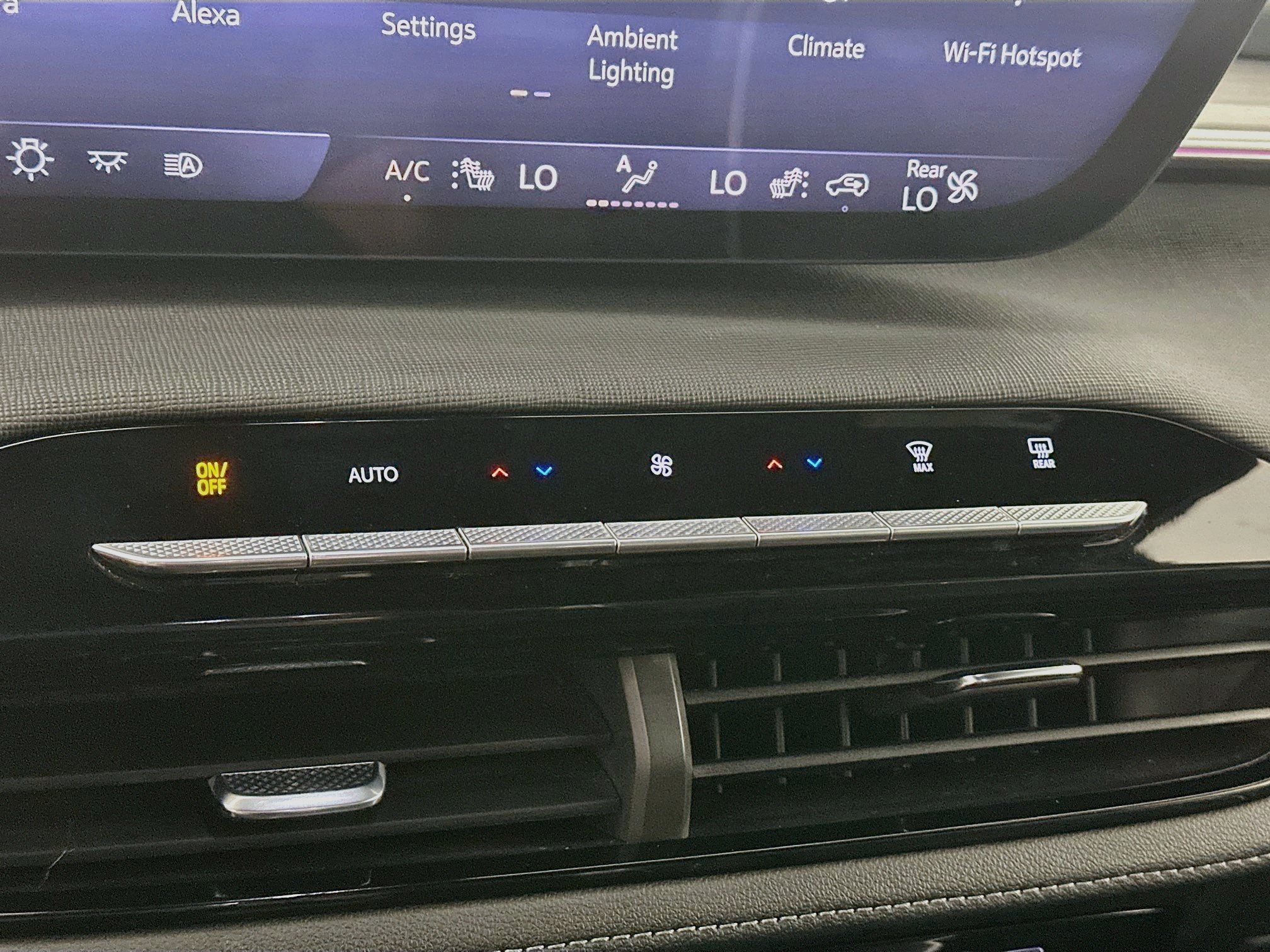 Used 2025 Buick Enclave Preferred FWD image 23