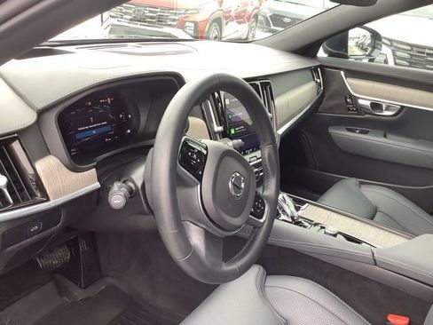 Used 2023 Volvo S90 B6 Ultimate image 13
