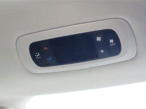 Used 2023 Chrysler Voyager LX FWD image 21