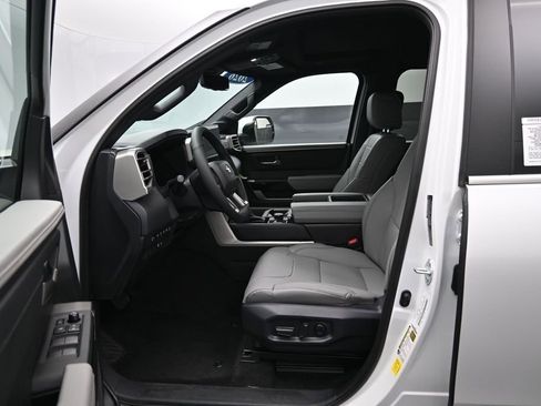 New 2026 Toyota Tundra Limited AWD/4WD image 10