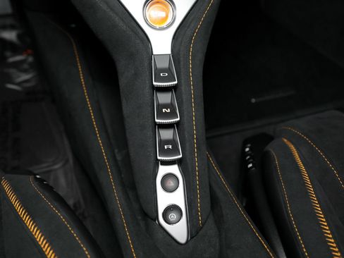 Used 2026 McLaren 750S Spider RWD image 47