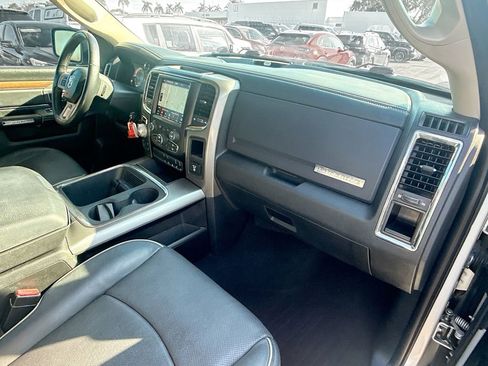 Used 2018 RAM 1500 Laramie AWD/4WD image 33