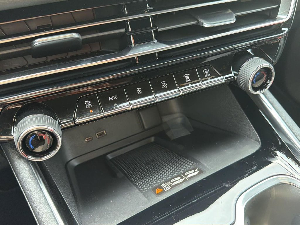 New 2026 Chevrolet Traverse RS w/ LPO, Cargo Package FWD image 28