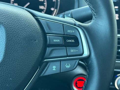 Used 2018 Honda Accord Sport image 28