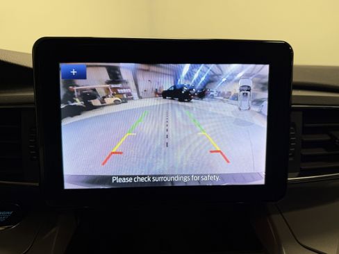 Used 2023 Ford Explorer XLT w/ Equipment Group 202A image 12