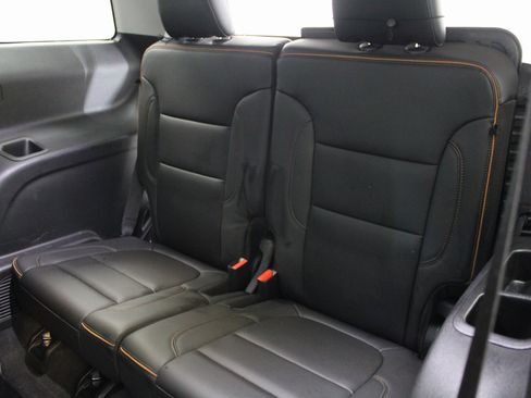 Used 2023 GMC Acadia AT4 image 29