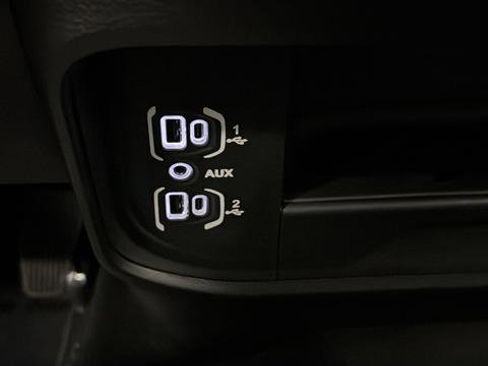 Used 2024 RAM 3500 Tradesman w/ Chrome Appearance Group AWD/4WD image 16