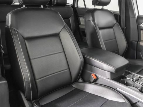 Used 2021 Volkswagen Atlas Cross Sport SEL image 45