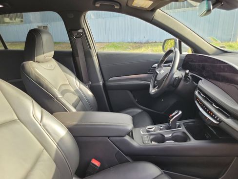 Used 2024 Cadillac XT4 Premium Luxury AWD/4WD image 38
