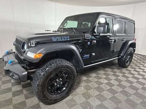 Used 2024 Jeep Wrangler Unlimited AWD/4WD image 6