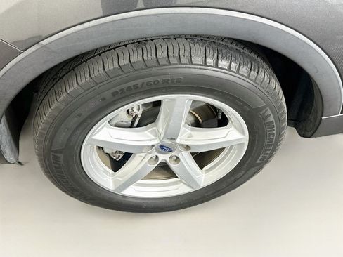 Used 2019 Ford Explorer XLT w/ Equipment Group 201A FWD image 11