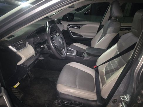 Used 2023 Toyota RAV4 XLE Premium image 24