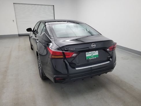 Used 2023 Nissan Altima 2.5 SV AWD/4WD image 6