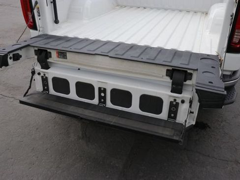 Used 2024 GMC Sierra 1500 SLT AWD/4WD image 9