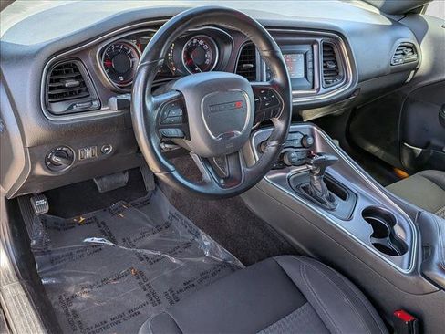 Used 2017 Dodge Challenger SXT RWD image 10