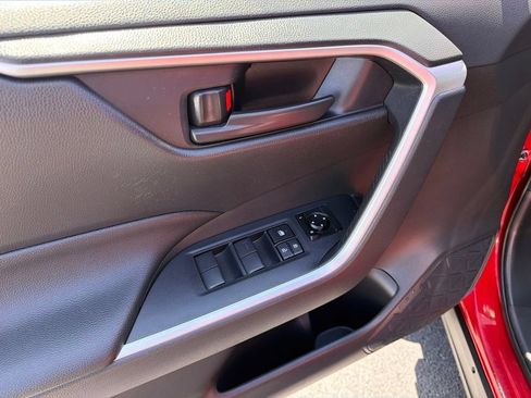 Used 2021 Toyota RAV4 SE AWD/4WD image 23