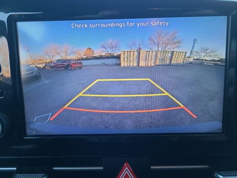 Used 2021 Hyundai Elantra SEL w/ Convenience + Premium Package image 19