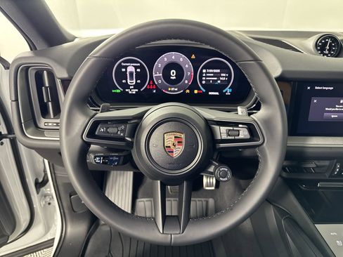 Certified 2025 Porsche Cayenne S image 16