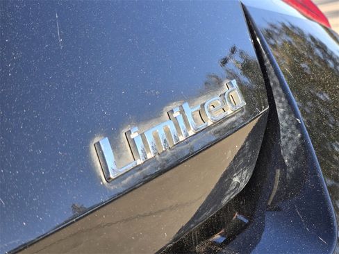 Used 2023 Hyundai Elantra Limited image 16