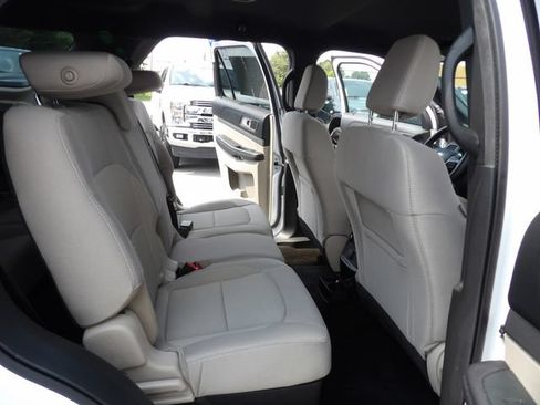 Certified 2018 Ford Explorer XLT AWD/4WD image 30
