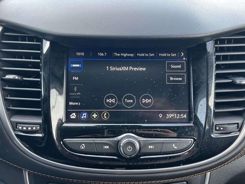 Used 2021 Chevrolet Trax LT w/ LT Convenience Package AWD/4WD image 26