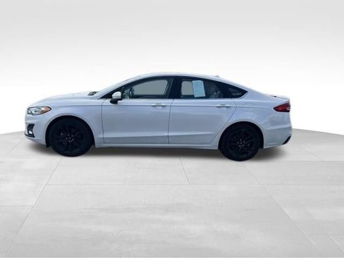 Used 2020 Ford Fusion SE w/ Equipment Group 151A FWD image 4