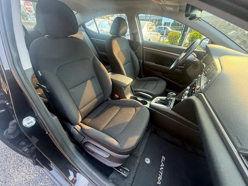 Used 2020 Hyundai Elantra Value Edition w/ Cargo Package (C1) FWD image 16