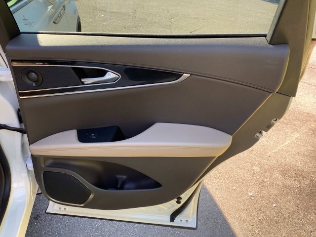 Used 2022 Lincoln Nautilus Reserve w/ Equipment Group 201A FWD image 35