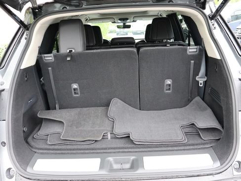 Used 2025 INFINITI QX60 Sensory w/ Cargo Package AWD/4WD image 17