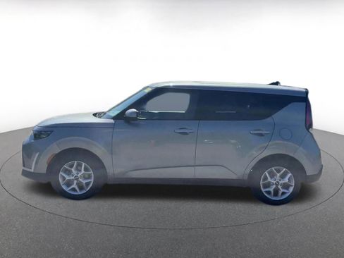 Used 2025 Kia Soul LX w/ LX Technology Package FWD image 8