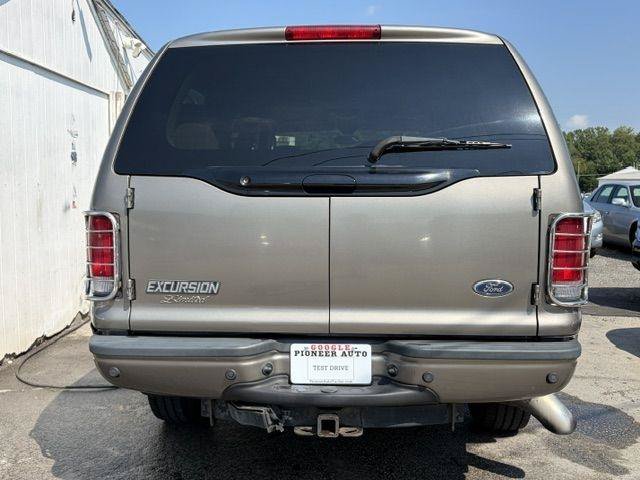 Used 2003 Ford Excursion Limited AWD/4WD image 7