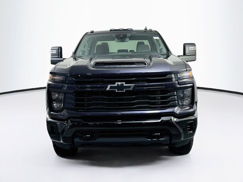 Used 2024 Chevrolet Silverado 2500 Custom w/ Custom Value Package AWD/4WD image 2