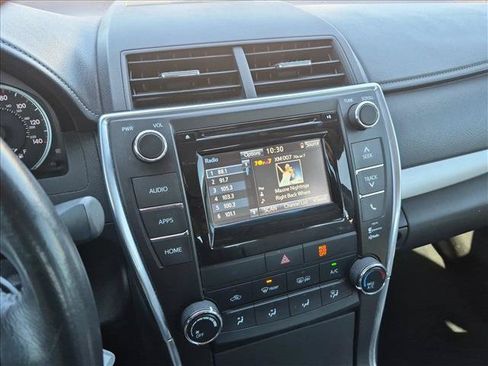 Used 2015 Toyota Camry SE FWD image 14