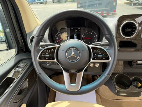 Used 2020 Mercedes-Benz Sprinter 3500 image 30