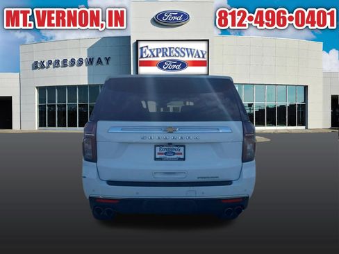 Used 2023 Chevrolet Suburban Premier image 8