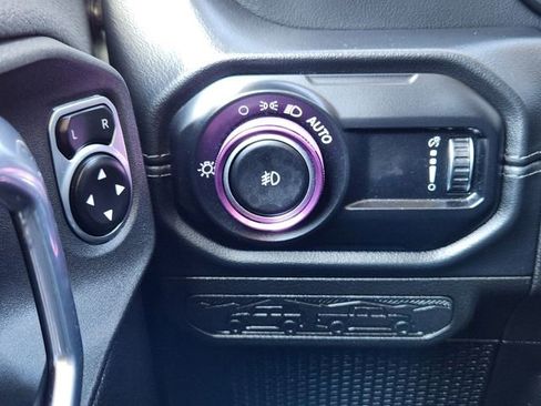Used 2024 Jeep Wrangler Unlimited Sahara w/ Technology Group AWD/4WD image 24