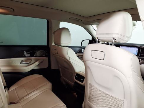 Used 2020 Mercedes-Benz GLS 450 4MATIC image 11