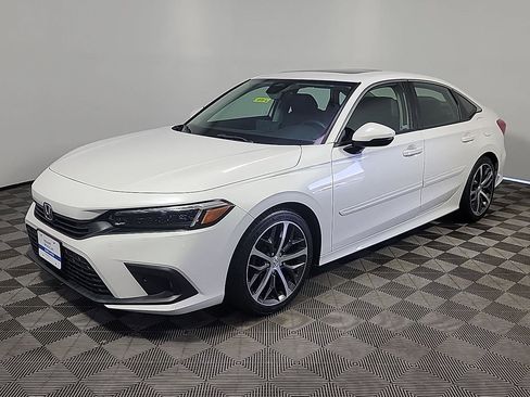 Used 2022 Honda Civic Touring image 11