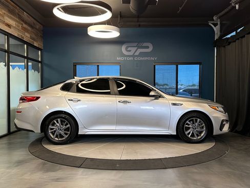 Used 2020 Kia Optima LX FWD image 2