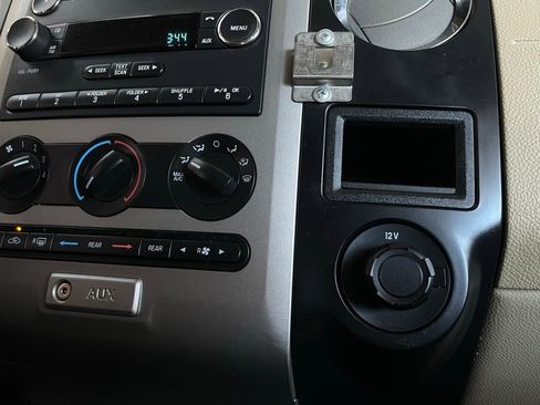 Used 2015 Ford Expedition XL image 42